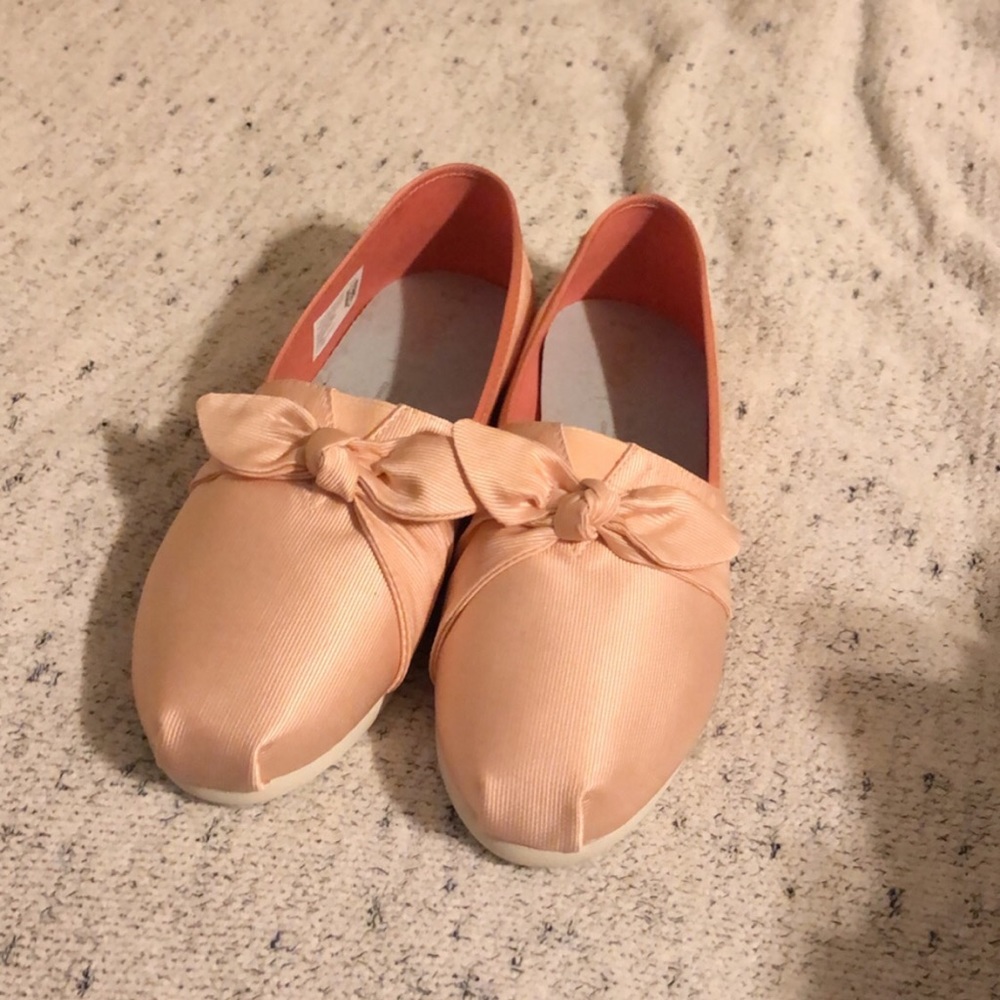Light Pink Toms With Bow